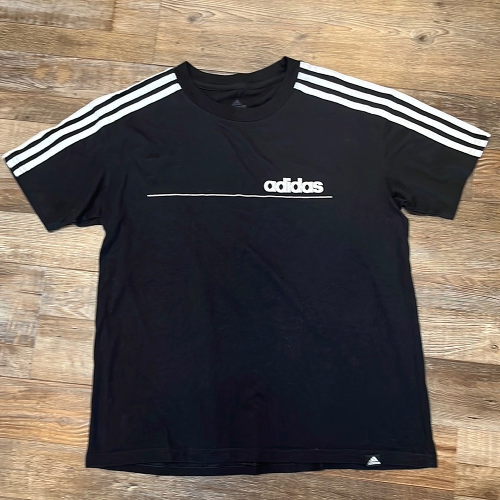 Adidas Women’s The-Go-To Performance Tee, size Medium